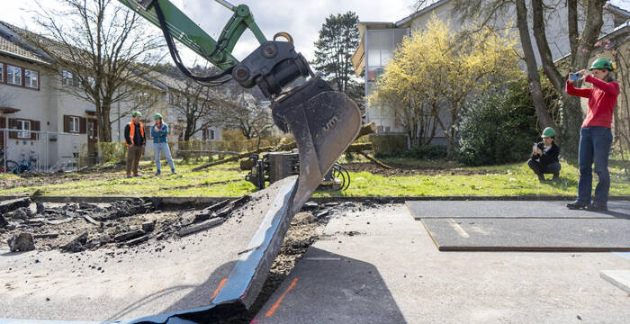 Asphaltknackerinnen in Winterthur.