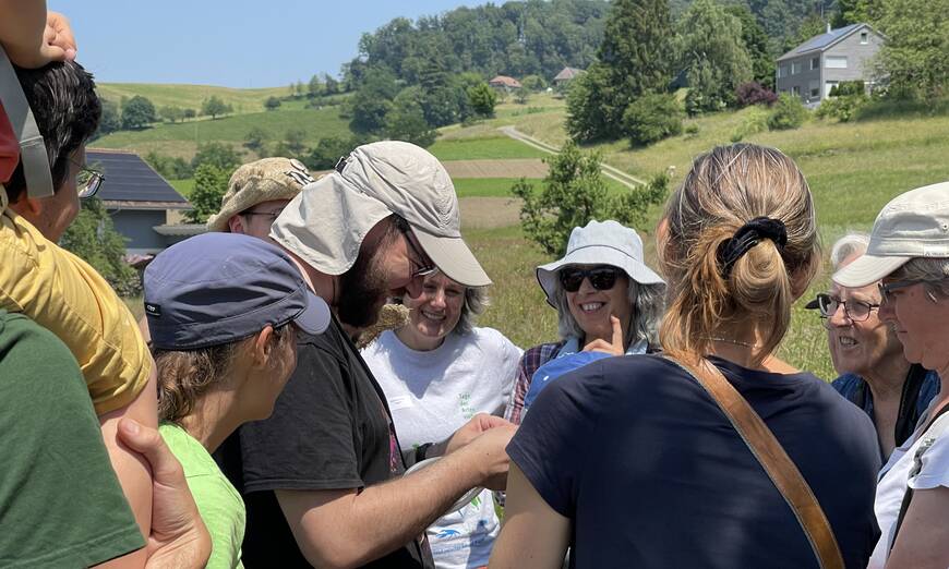 Kurzexkursionen werden von Experten geleitet. Foto: Roman Graf